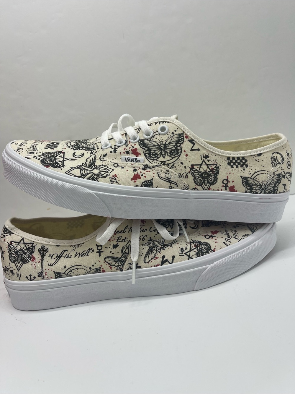 Vans Men’s Autentic Butterfly Journal Marshmallow
VN0A5KS9KIG Sneakers
Tattoo - Picture 14 of 16